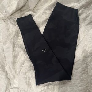 Alo yoga leggings camo large